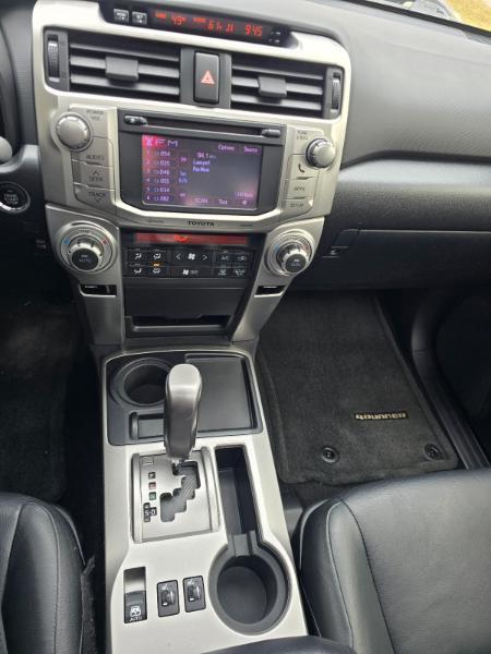 Toyota 4Runner SR5 2WD 2013