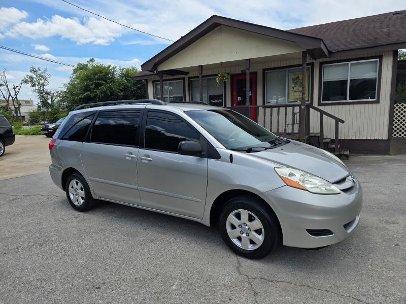 Toyota Sienna CE FWD 7 Passenger 2010