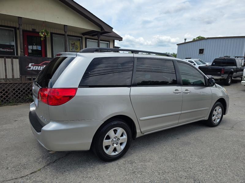 Toyota Sienna CE FWD 7 Passenger 2010
