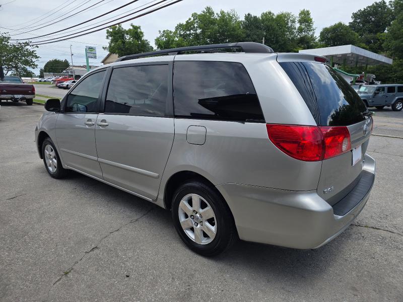 Toyota Sienna CE FWD 7 Passenger 2010