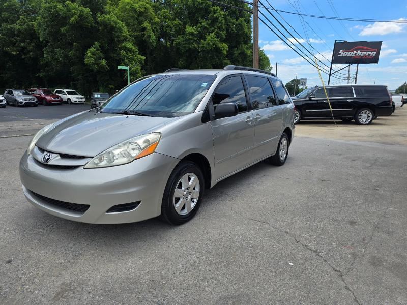 Toyota Sienna CE FWD 7 Passenger 2010