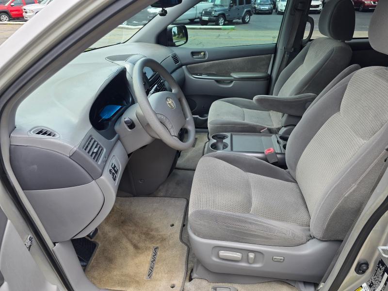 Toyota Sienna CE FWD 7 Passenger 2010