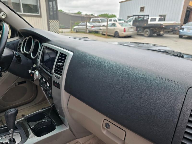 Toyota 4Runner Limited 4WD 2004