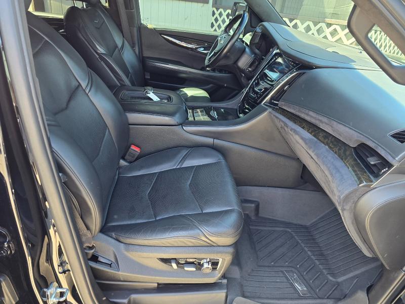 Cadillac Escalade ESV Platinum 4WD 2019