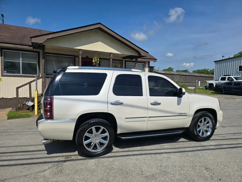 GMC Yukon Denali 2WD 2011
