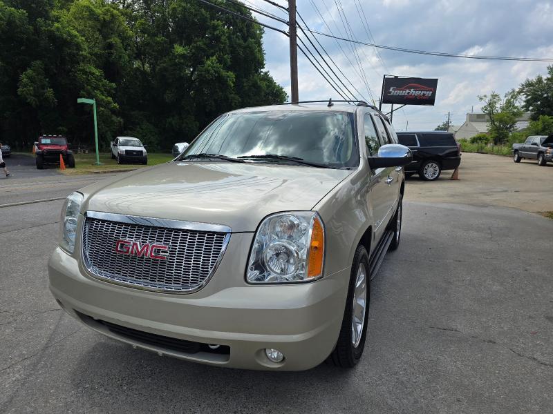 GMC Yukon SLT 2WD 2013