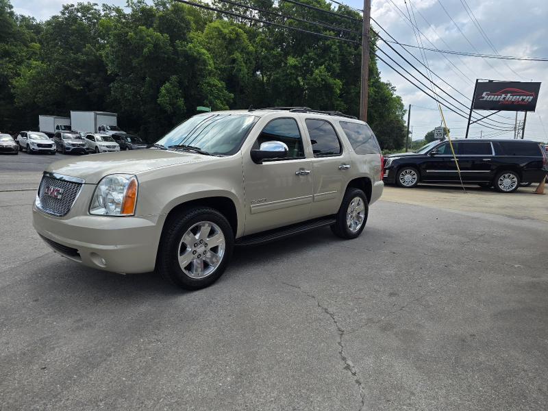 GMC Yukon SLT 2WD 2013