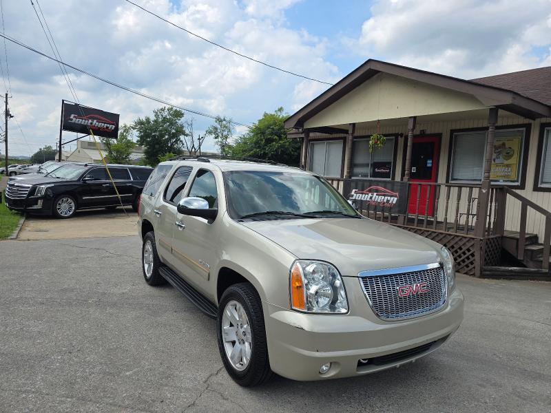 GMC Yukon SLT 2WD 2013