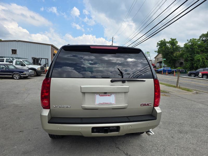 GMC Yukon SLT 2WD 2013