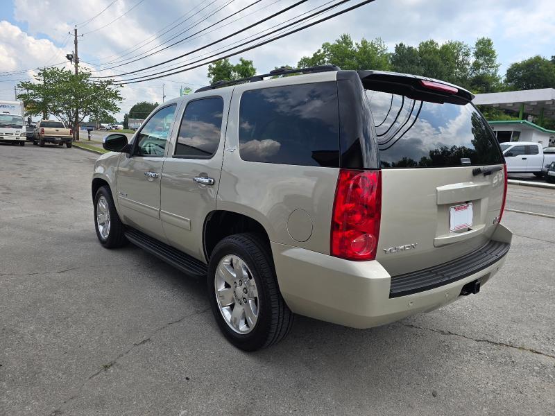 GMC Yukon SLT 2WD 2013