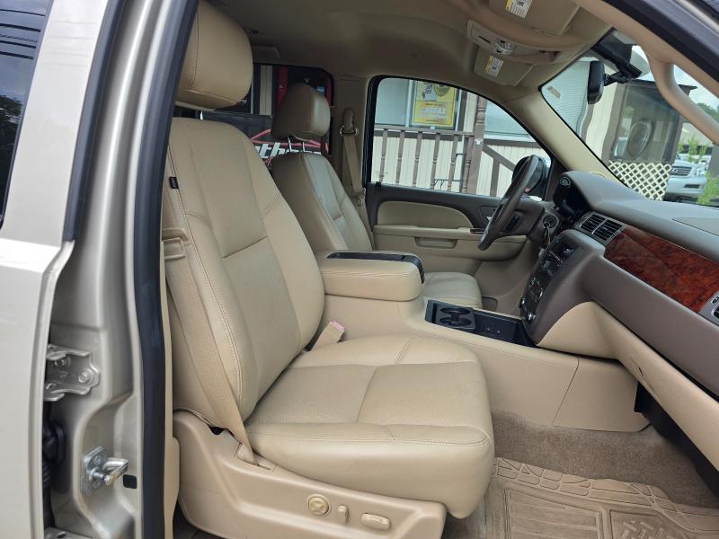 GMC Yukon SLT 2WD 2013