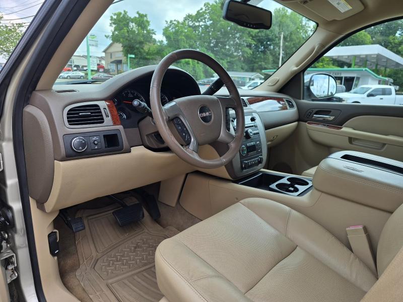 GMC Yukon SLT 2WD 2013