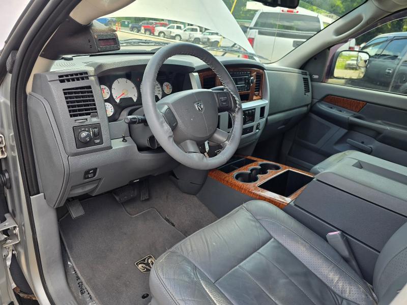 Dodge Ram 2500 Laramie Mega Cab 2WD 2006