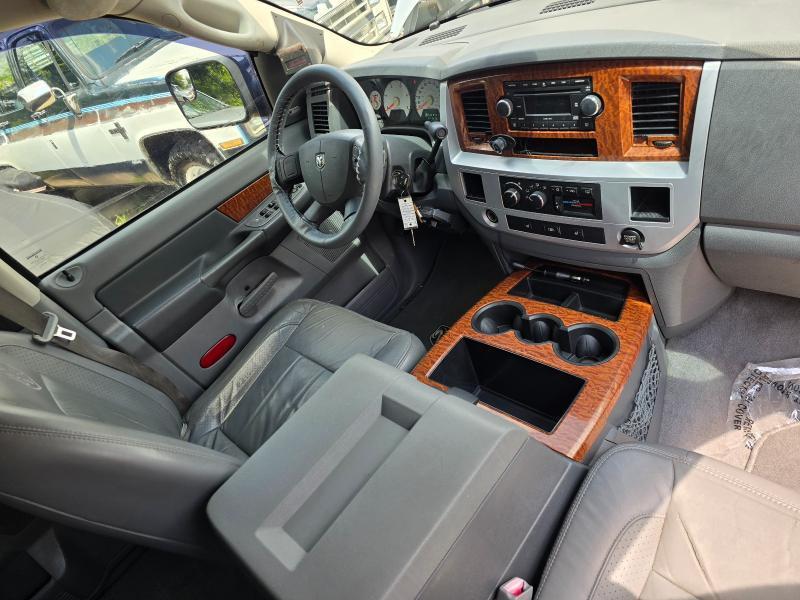 Dodge Ram 2500 Laramie Mega Cab 2WD 2006