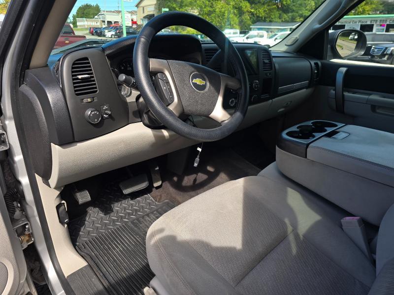 Chevrolet Silverado 1500 LT Crew Cab 2WD 2011