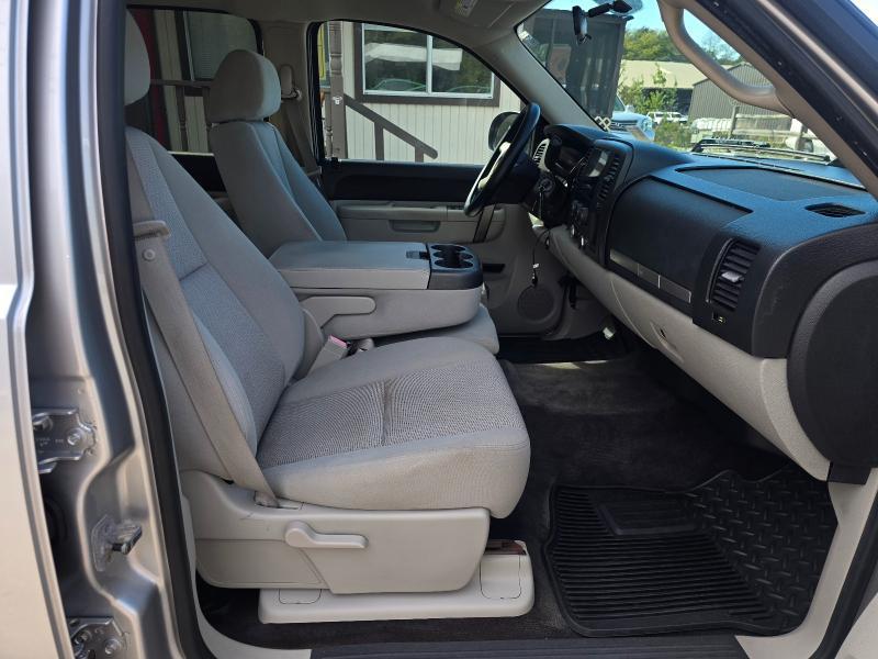 Chevrolet Silverado 1500 LT Crew Cab 2WD 2011