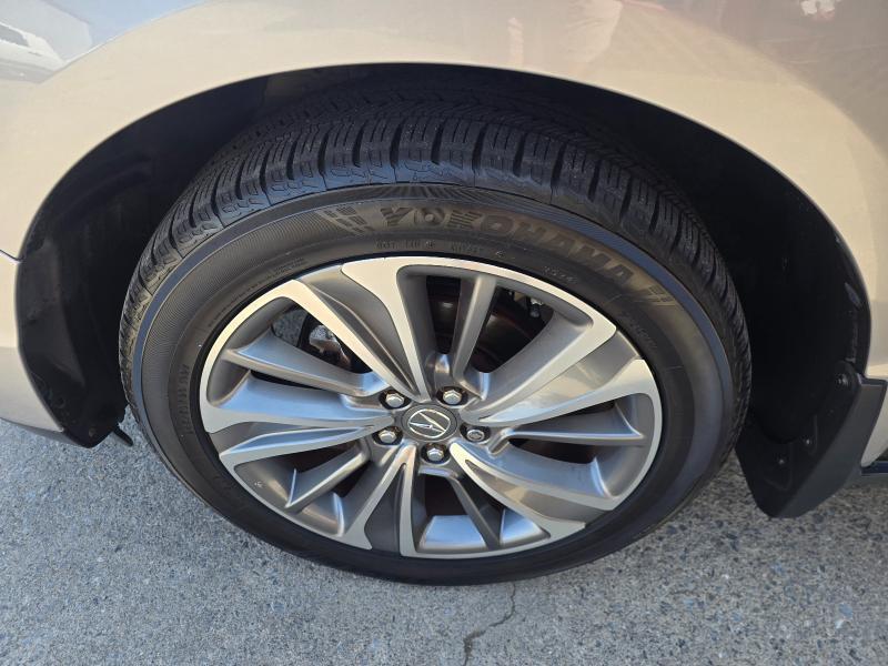 Acura MDX photo 12