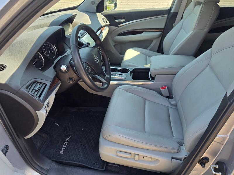 Acura MDX photo 14