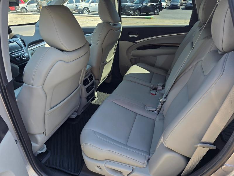Acura MDX photo 17