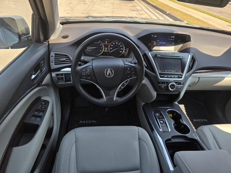 Acura MDX photo 18