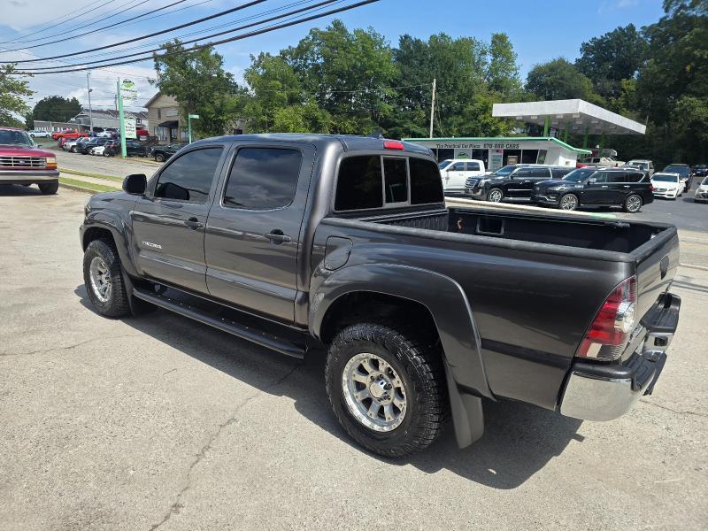 Toyota Tacoma photo 5