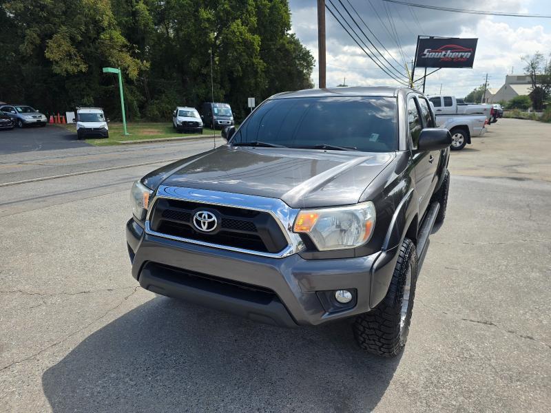 Toyota Tacoma photo 8