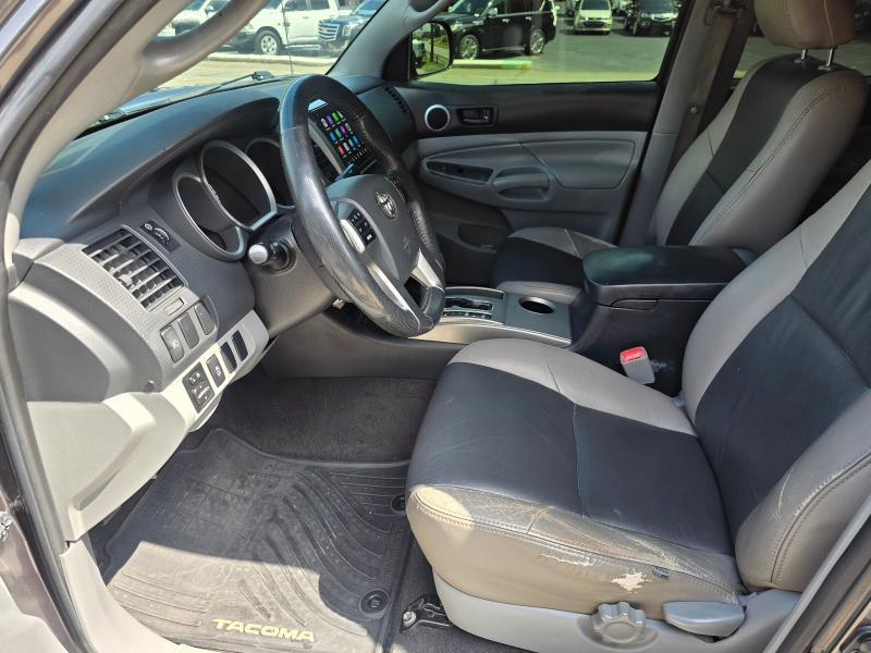 Toyota Tacoma photo 13