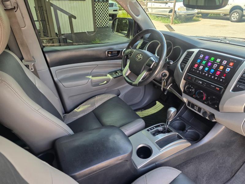Toyota Tacoma photo 16