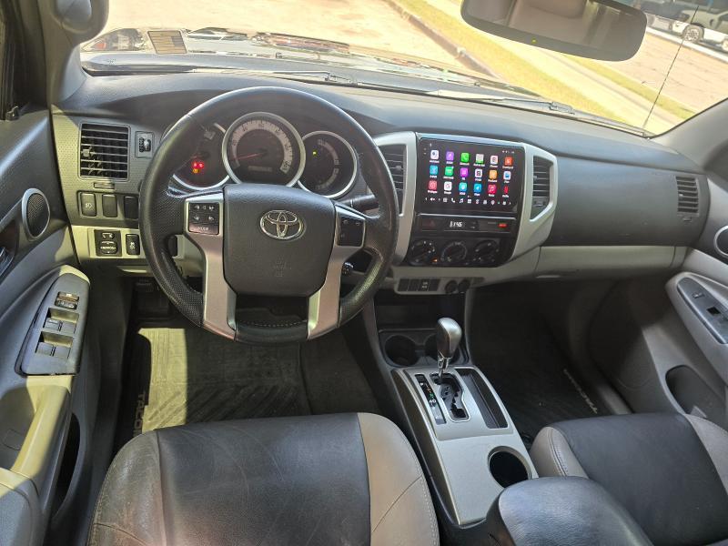 Toyota Tacoma photo 18
