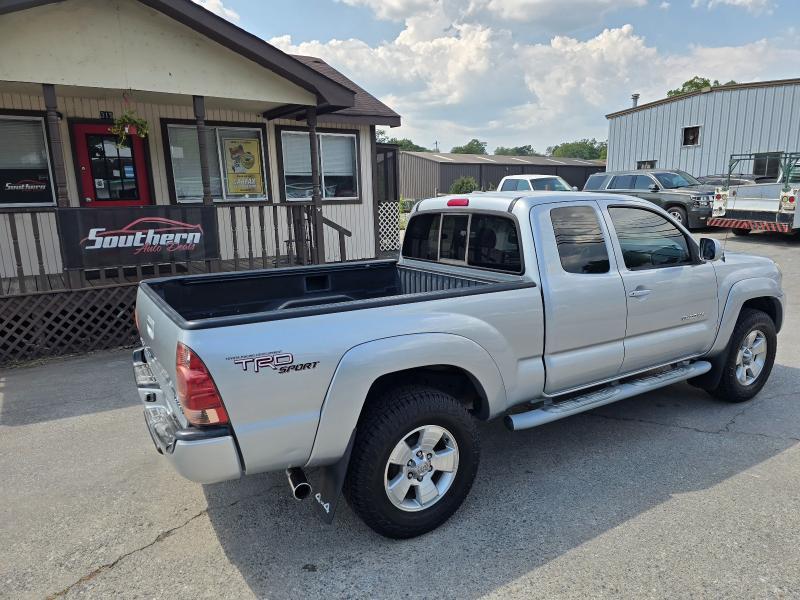 Toyota Tacoma 4WD Access Cab V6 AT (Natl) 2005