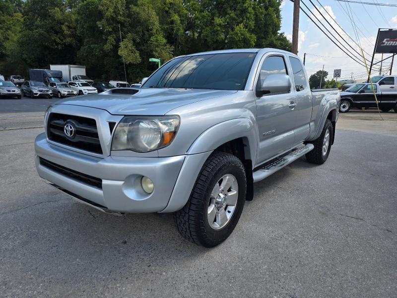 Toyota Tacoma 4WD Access Cab V6 AT (Natl) 2005
