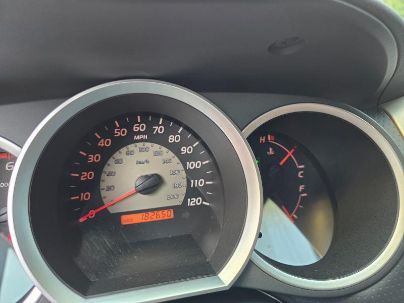 Toyota Tacoma 4WD Access Cab V6 AT (Natl) 2005