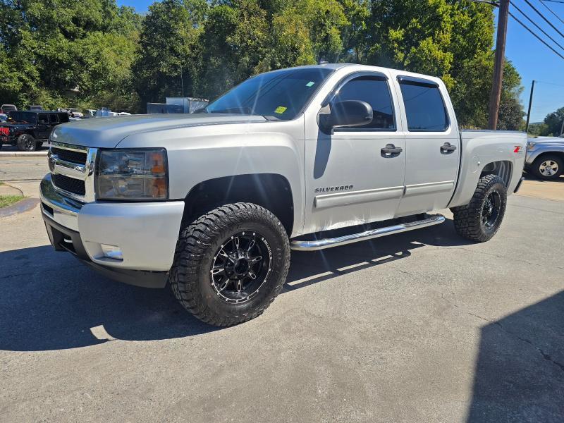 Chevrolet Silverado photo 4