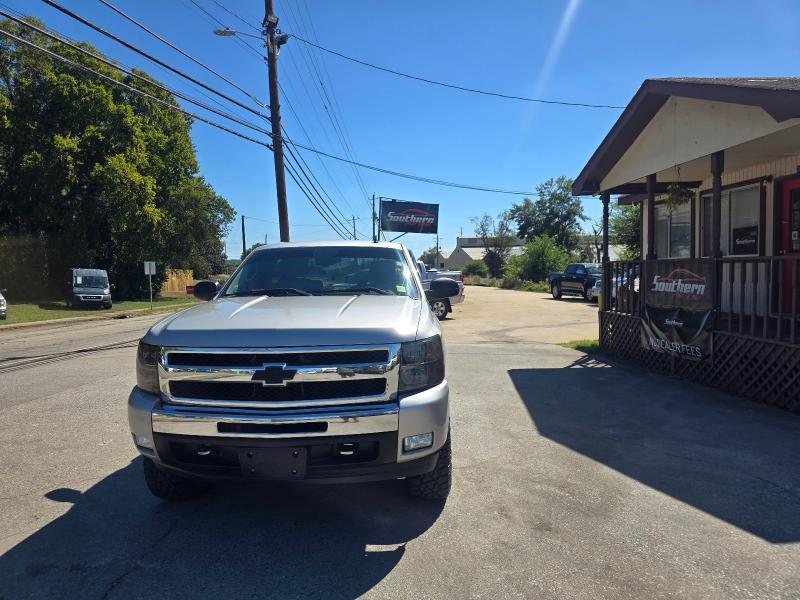 Chevrolet Silverado photo 6