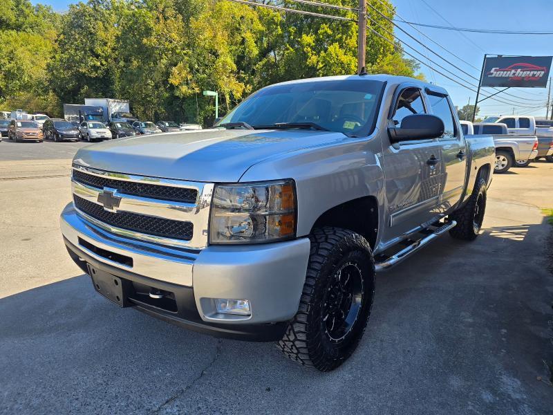 Chevrolet Silverado photo 8