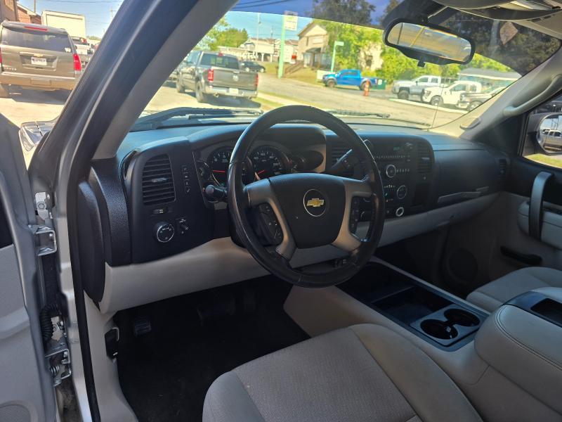 Chevrolet Silverado photo 11