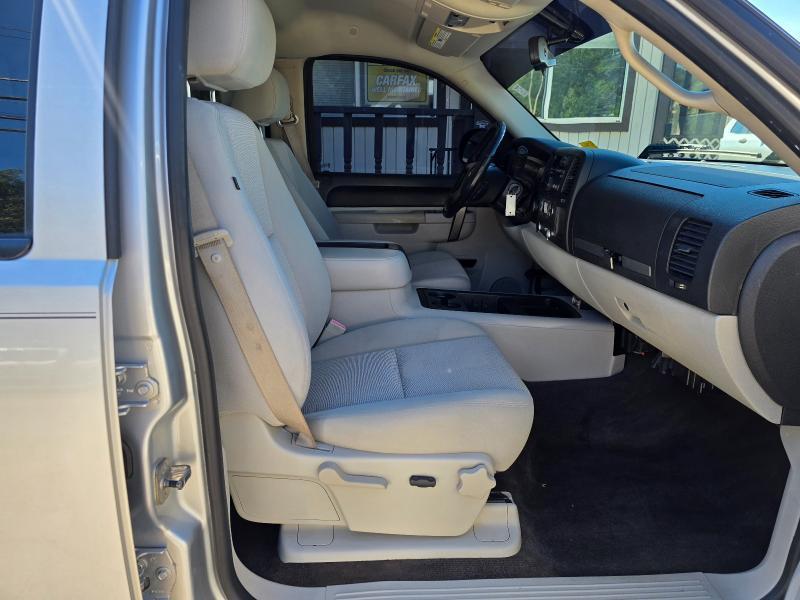 Chevrolet Silverado photo 12