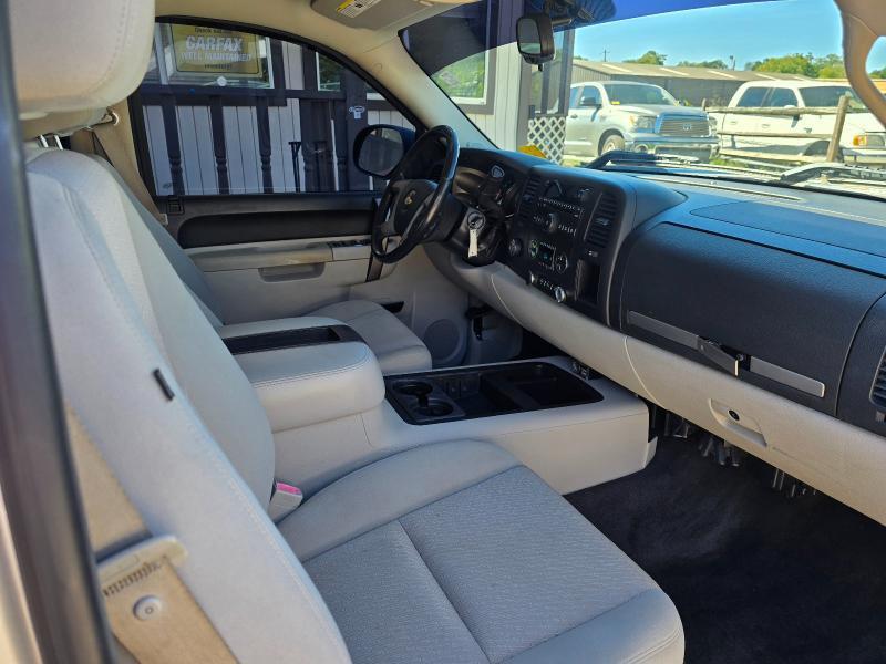 Chevrolet Silverado photo 13