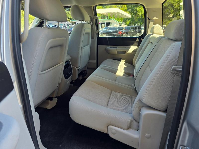 Chevrolet Silverado photo 14