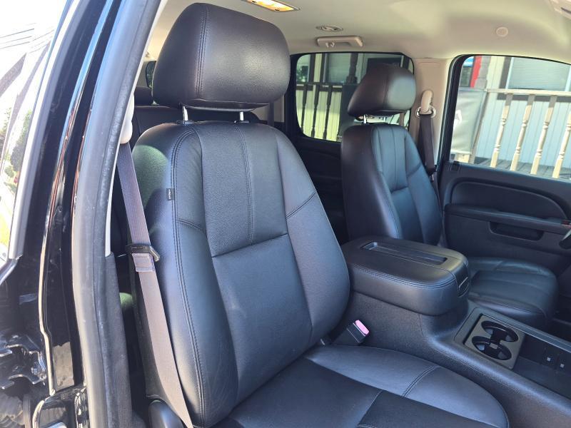 GMC Yukon XL photo 13
