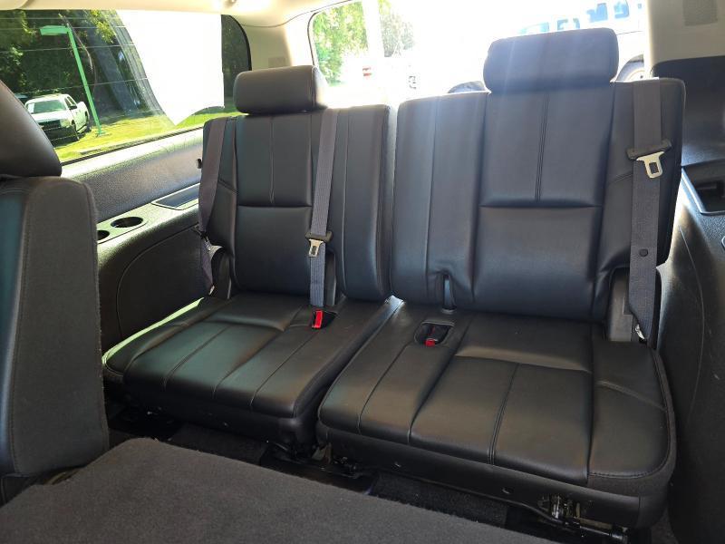 GMC Yukon XL photo 16