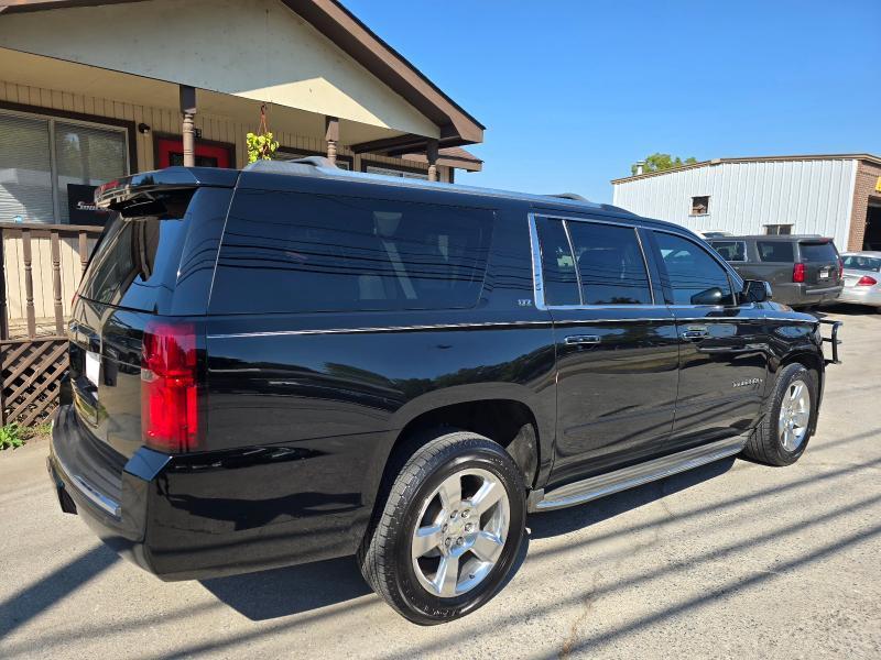 Chevrolet Suburban photo 4