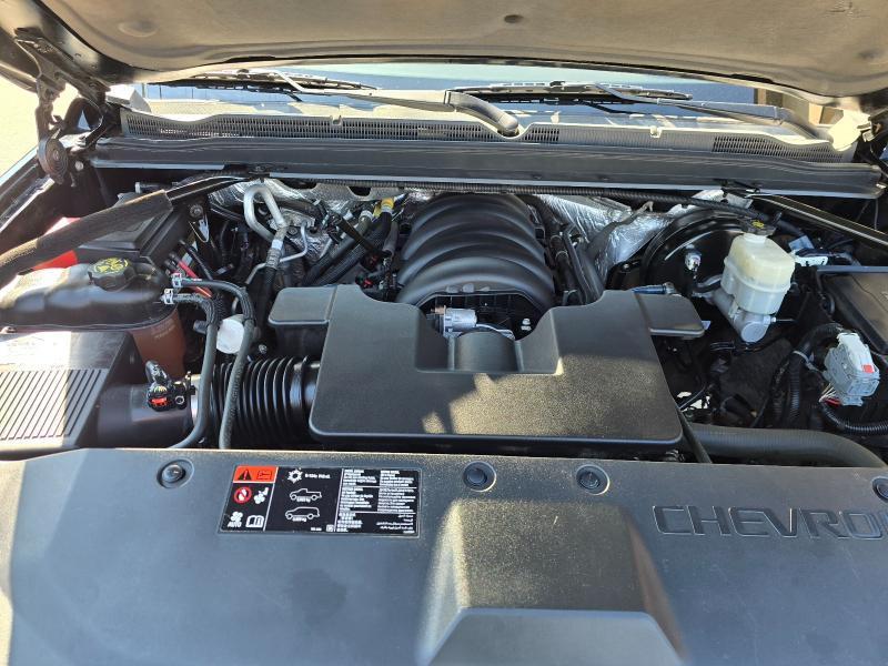 Chevrolet Suburban photo 10