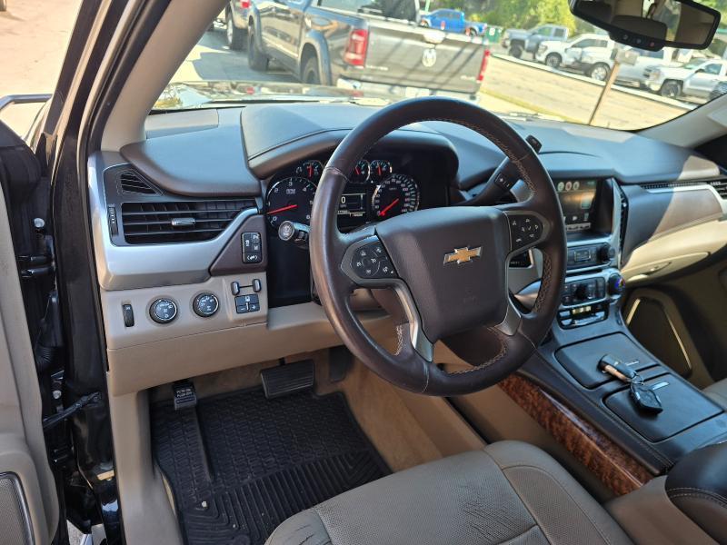 Chevrolet Suburban photo 12