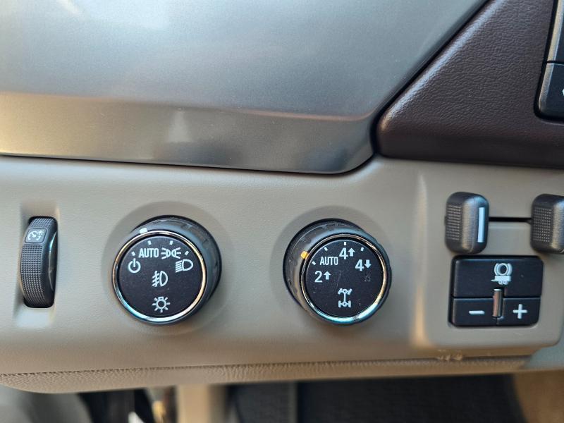 Chevrolet Suburban photo 13