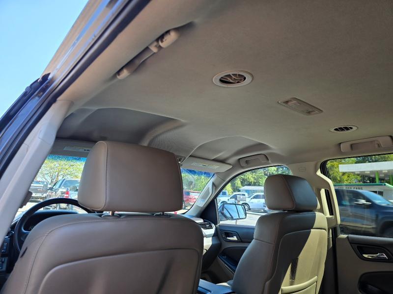 Chevrolet Suburban photo 15