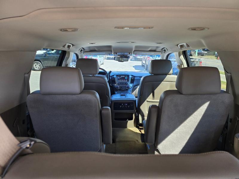 Chevrolet Suburban photo 20