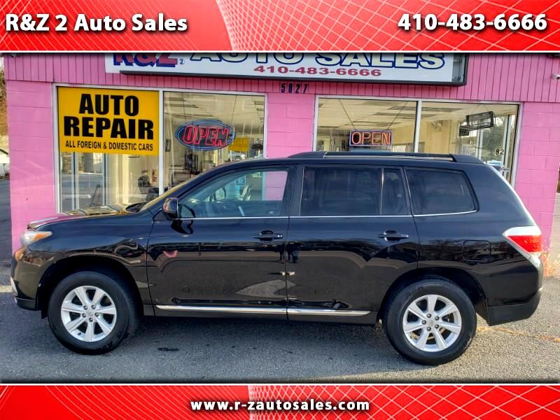 Toyota Highlander V6 4WD with Third Row Seat 2013