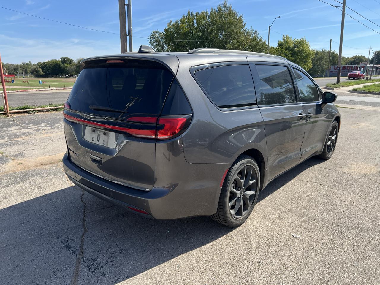 Chrysler Pacifica Touring FWD 2021