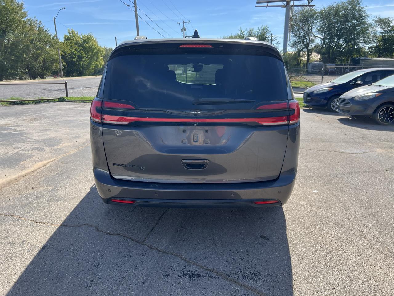 Chrysler Pacifica Touring FWD 2021